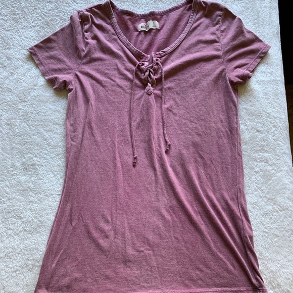 Hollister Tops - T Shirt Hollister Tops - T Shirt